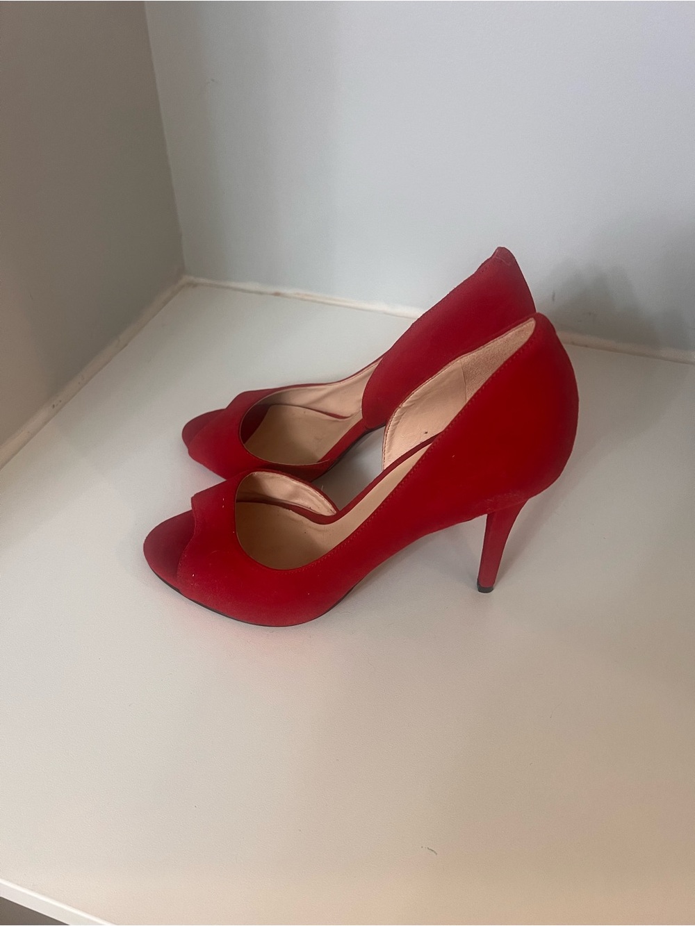 Nine West Red Suede Pumps. - Picture 5 of 7